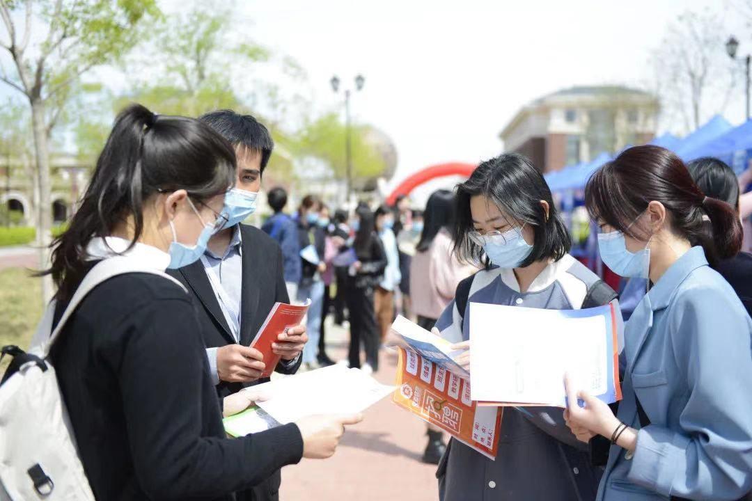 揭秘管家婆特一肖与理性投注的智慧管家婆1肖中特