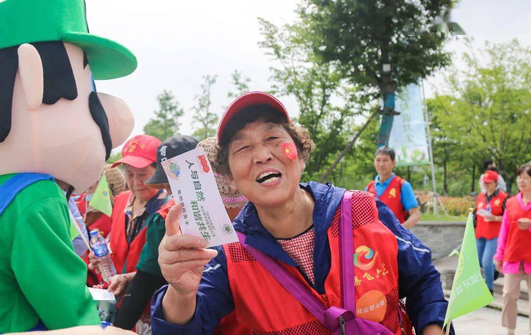 2041年，探索免费资料与正版价值的和谐共生2021正版资料全年资料的特点
