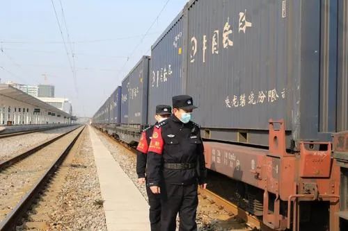 探索中国中铁，筑梦世界的钢铁脊梁中国中铁在广州中标铁路项目
